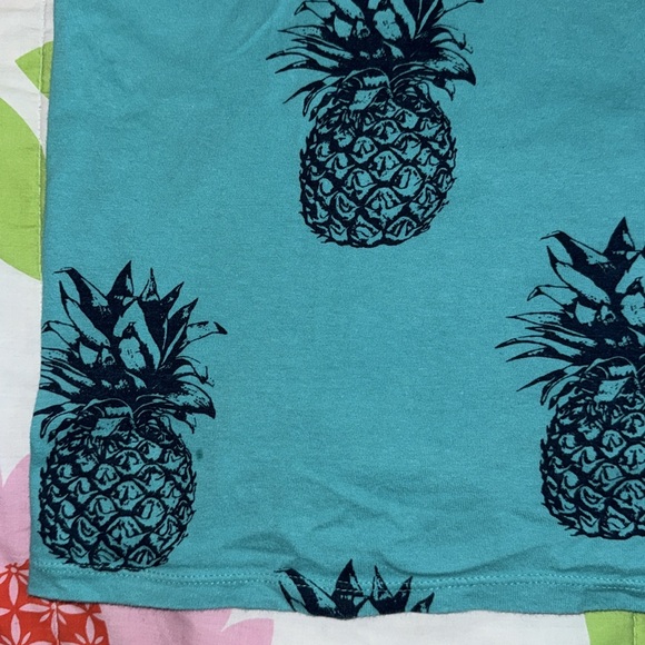 Pineapple Shirt (M) - Picture 5 of 8